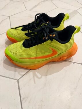 Nike Giannis Immortality 4 Basketball Sneakers youth size 1.5